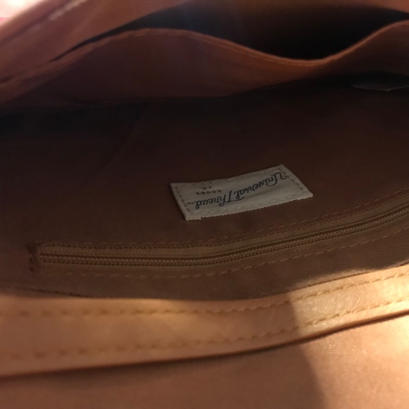 Purse Universal Thread - Picture 2 of 3